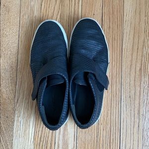 Vince snakeskin sneaker shoes, sz 36!
